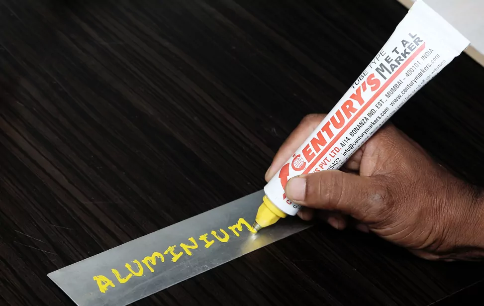 Маркер-краска в металлической тубе